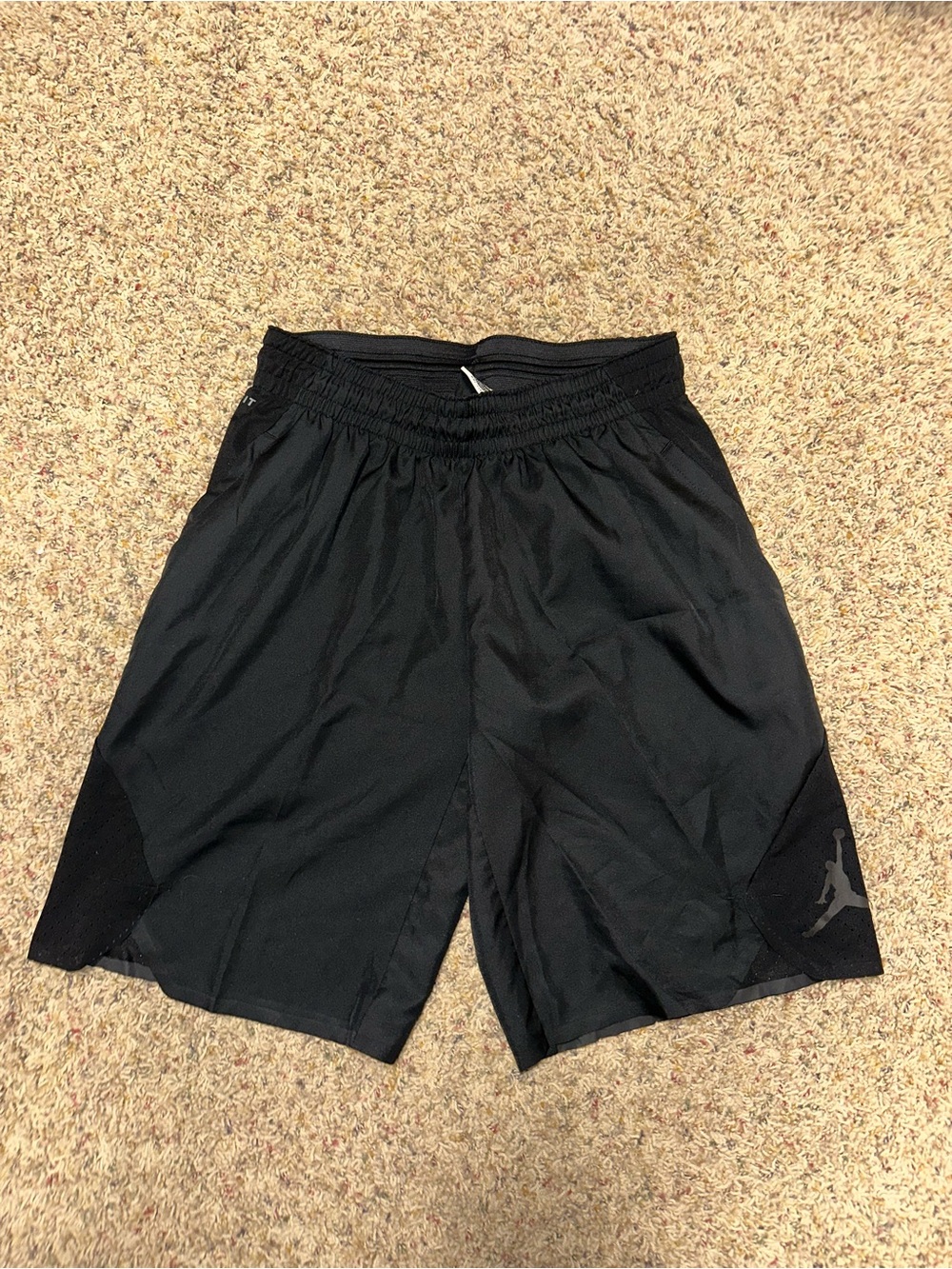 Jordan Black Men's Athletic Basketball Shorts with Subtle Jumpman